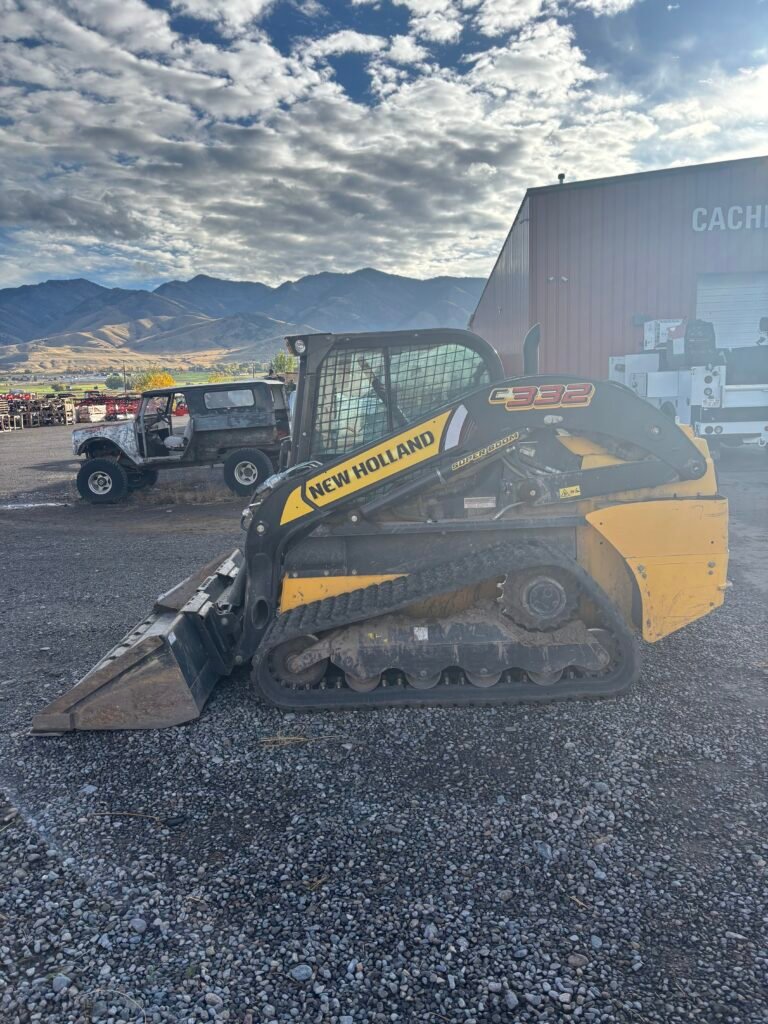 2021 New Holland C332