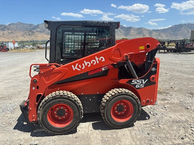 2024 Kubota SSV65PHFC